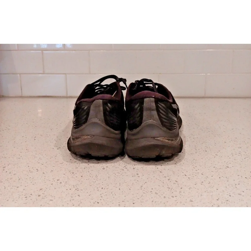 ASICS GT-2000 11 Men's Size 9.5 Black/Black Running Shoes